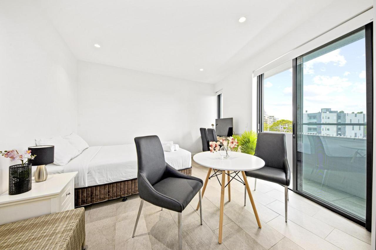 Studio For Long Term Tenants In Strathfield Cbd 悉尼 外观 照片