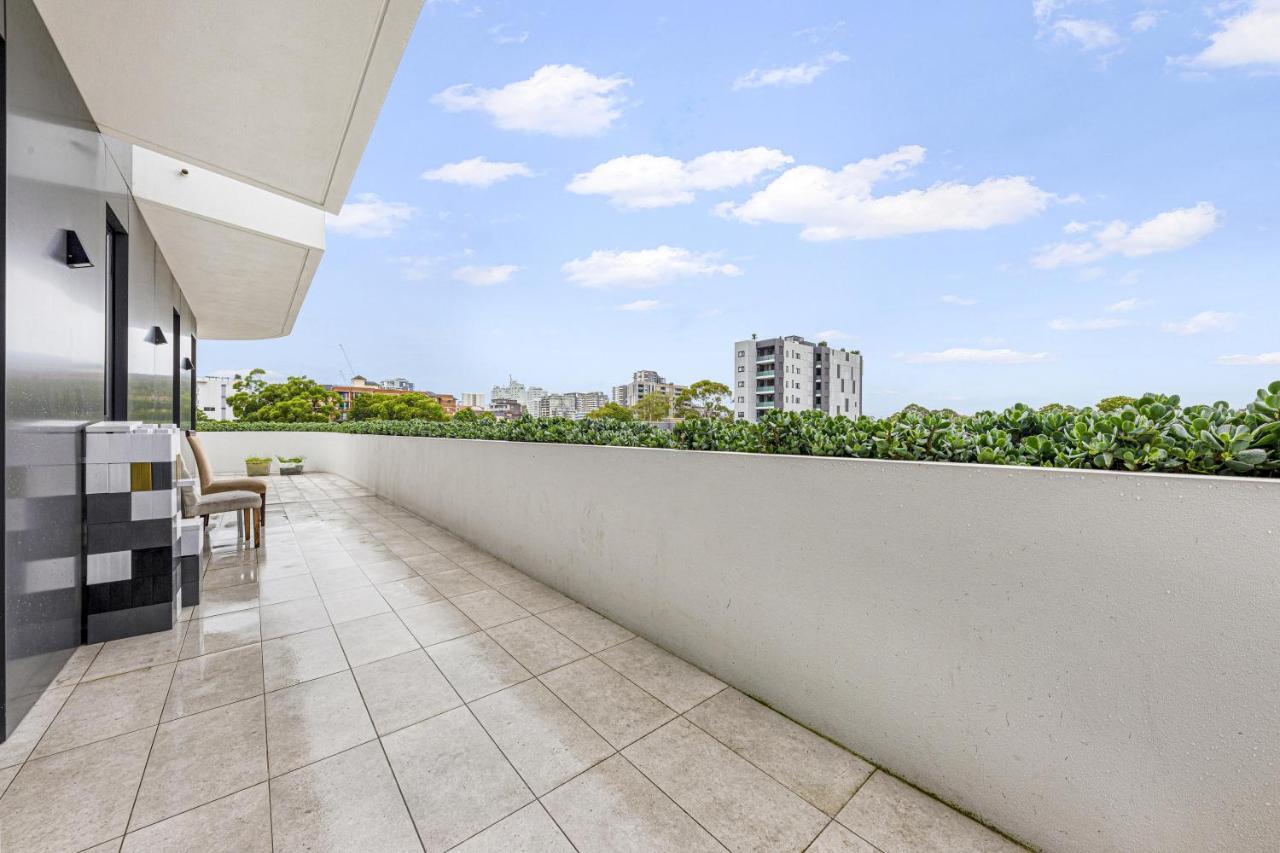Studio For Long Term Tenants In Strathfield Cbd 悉尼 外观 照片
