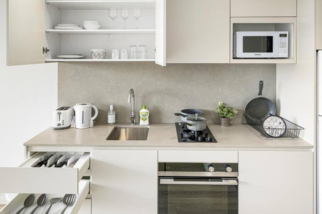 Studio For Long Term Tenants In Strathfield Cbd 悉尼 外观 照片