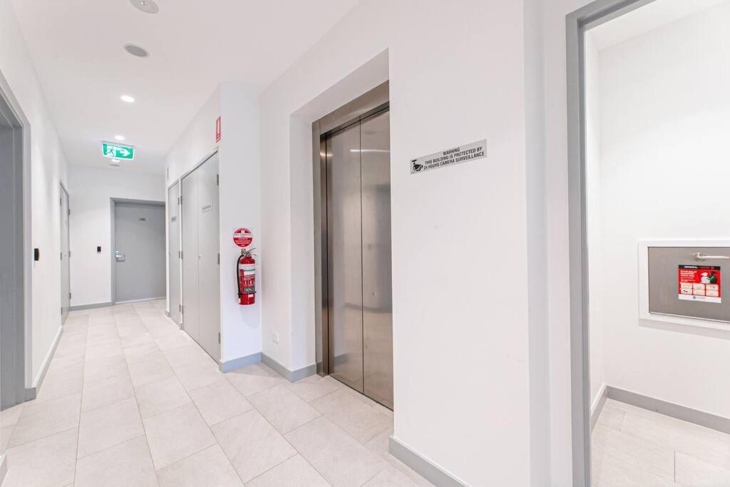 Studio For Long Term Tenants In Strathfield Cbd 悉尼 外观 照片