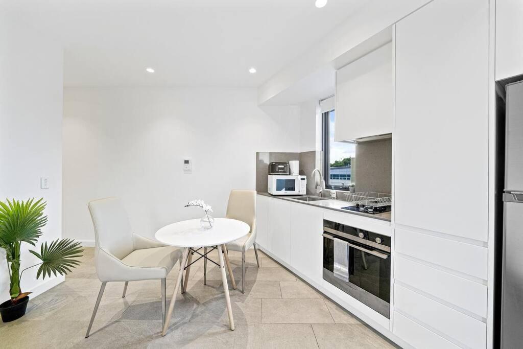 Studio For Long Term Tenants In Strathfield Cbd 悉尼 外观 照片
